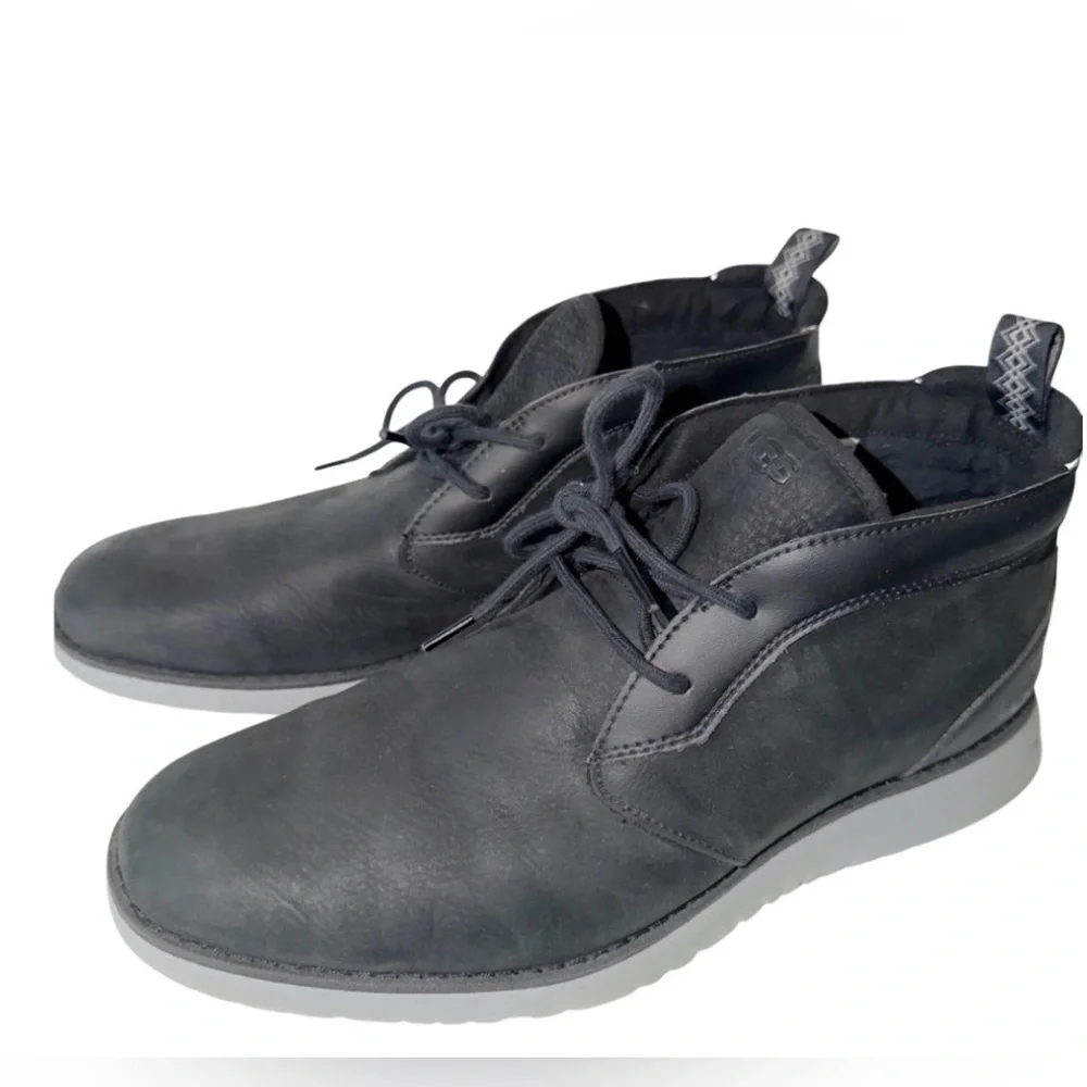 UGG Union Chukka Boot Men’s Black Leather Sz 11 Contemporary Minimalist career